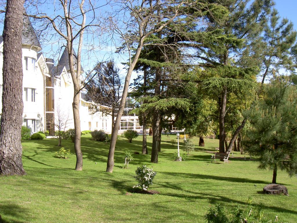 Parque Hotel Jean Clevers Punta del Este Exterior foto The park of the Château de launay