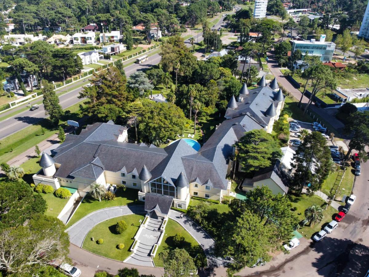Parque Hotel Jean Clevers Punta del Este Exterior foto Aerial view of the hotel