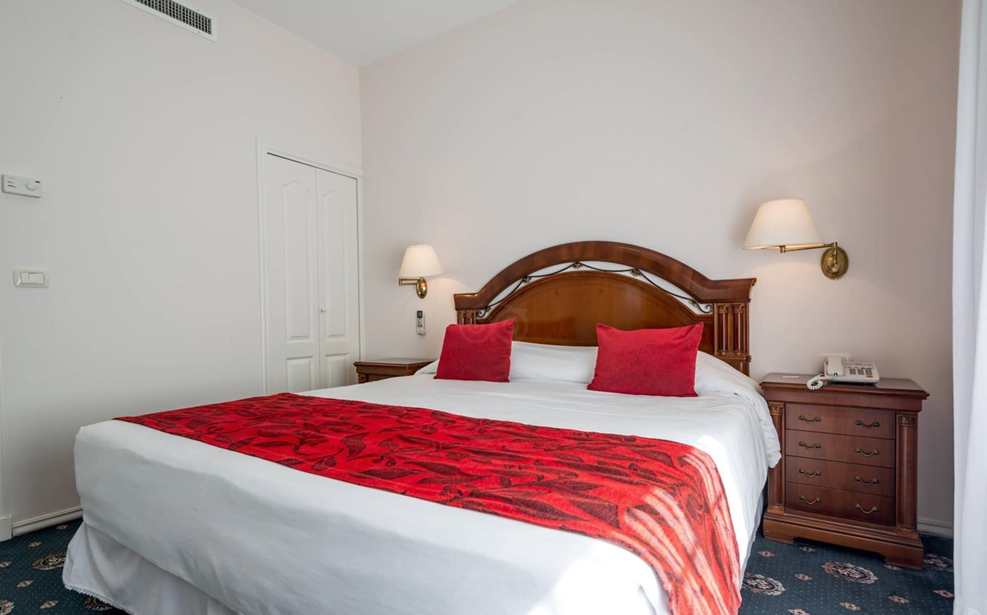 Parque Hotel Jean Clevers Punta del Este Exterior foto A guest room at the hotel