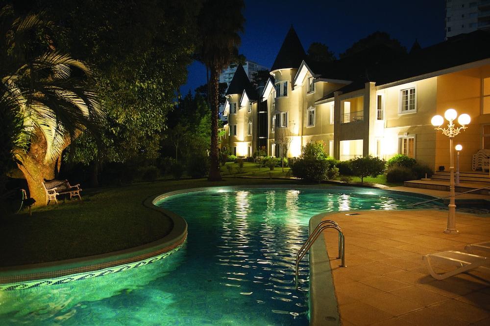 Parque Hotel Jean Clevers Punta del Este Exterior foto The swimming pool at the hotel