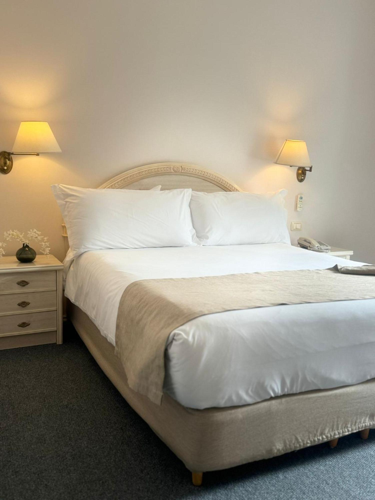Parque Hotel Jean Clevers Punta del Este Exterior foto A bed
