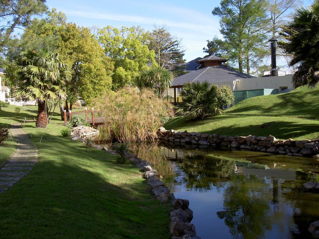 Parque Hotel Jean Clevers Punta del Este Exterior foto The stream in the park